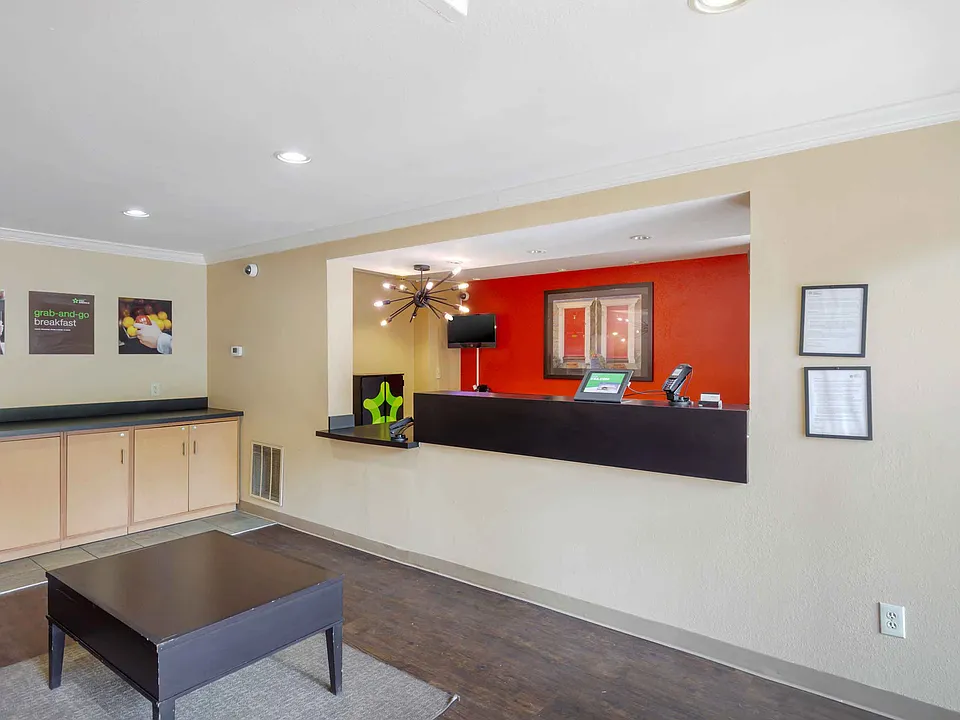 Lobby and Guest Check-in