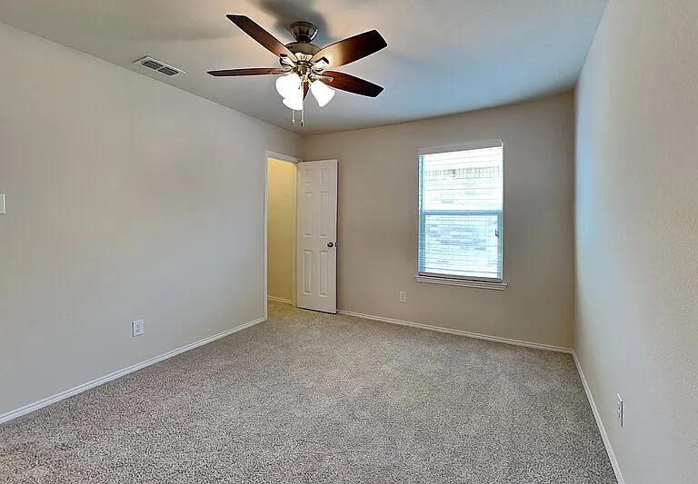 1112 Rivers Creek Ln — Photo 14