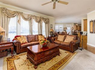 833 SW Stablewood Ct, Lees Summit, MO 64081