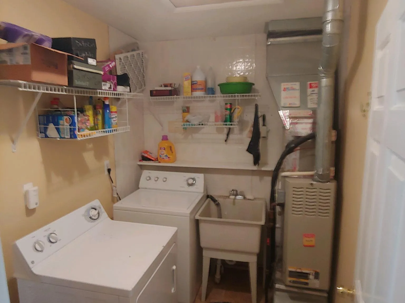 3 bed, 1050 sqft, $1,800 — Photo 2