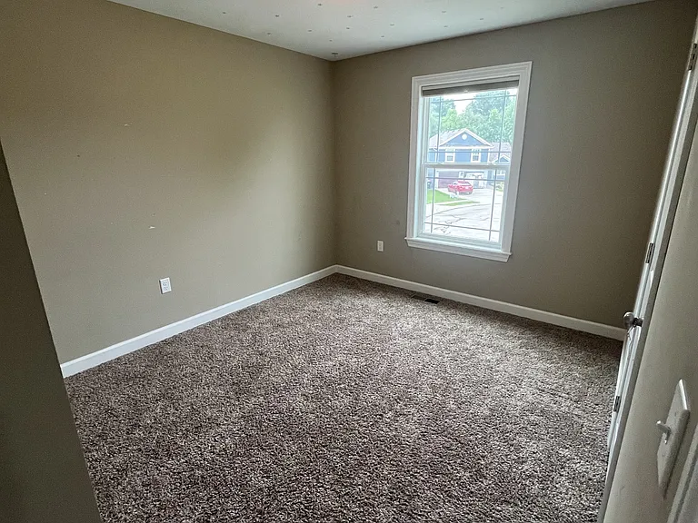 455 Ash Ct — Photo 14