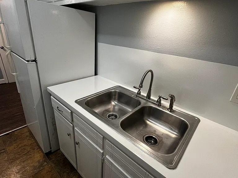 2116 Lexington St #1 — Photo 8