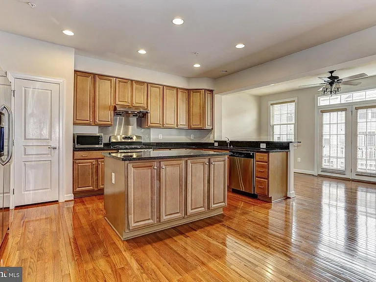 10555 Old Ellicott Cir — Photo 5