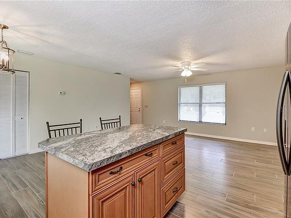5th image of 400 Alcazar Ave