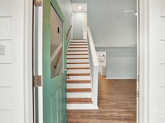 3rd image of 7 Green Iris Court
