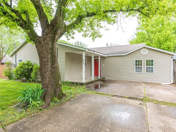 2906 1st St, Fayetteville, AR 72704
