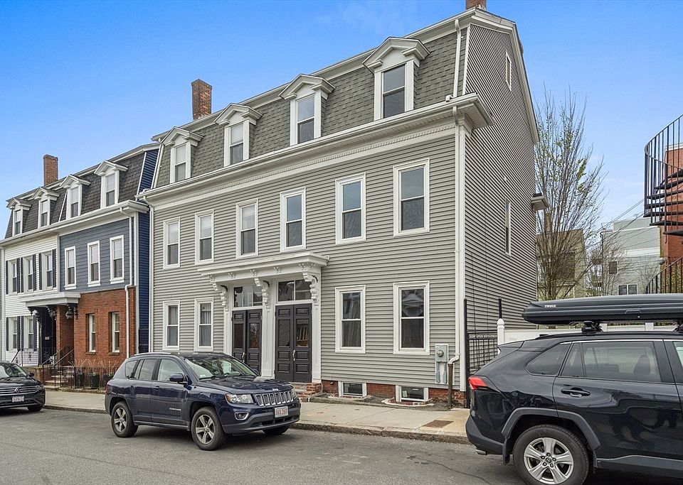 1st image of 391 E 5th St
