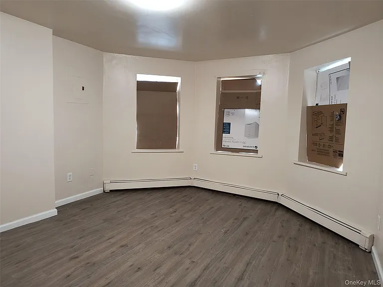 22 Gidney Ave #LOWER LEVEL — Photo 3