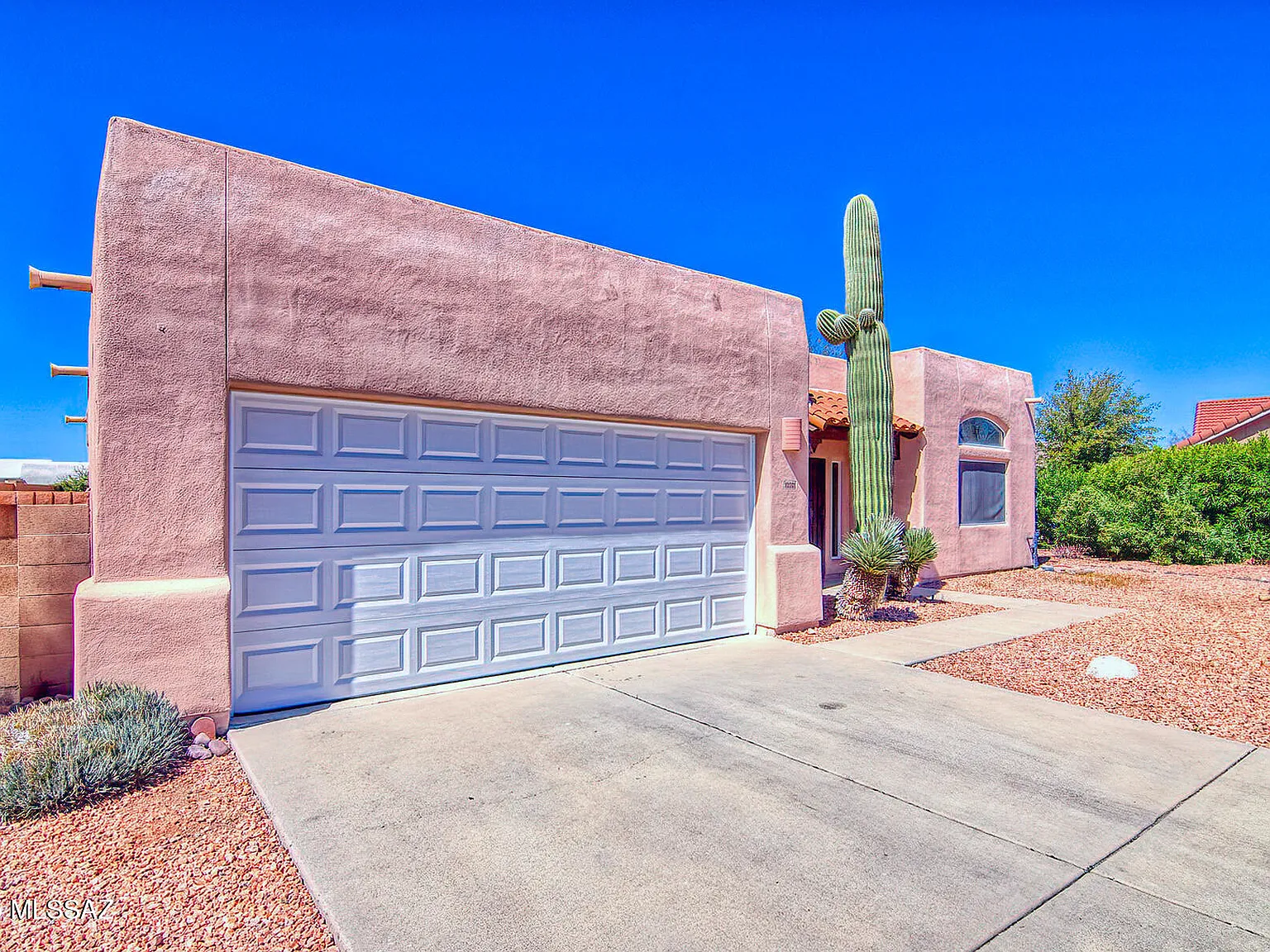 3 bed, 2.0 bath, 1708 sqft, $4,500 — Photo 4