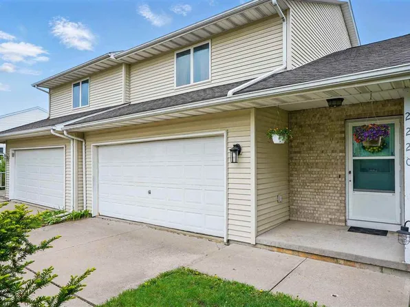 2220 11th St, Coralville, IA 52241