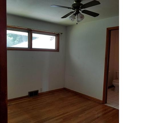 4th image of 25 Harts Hill Cir