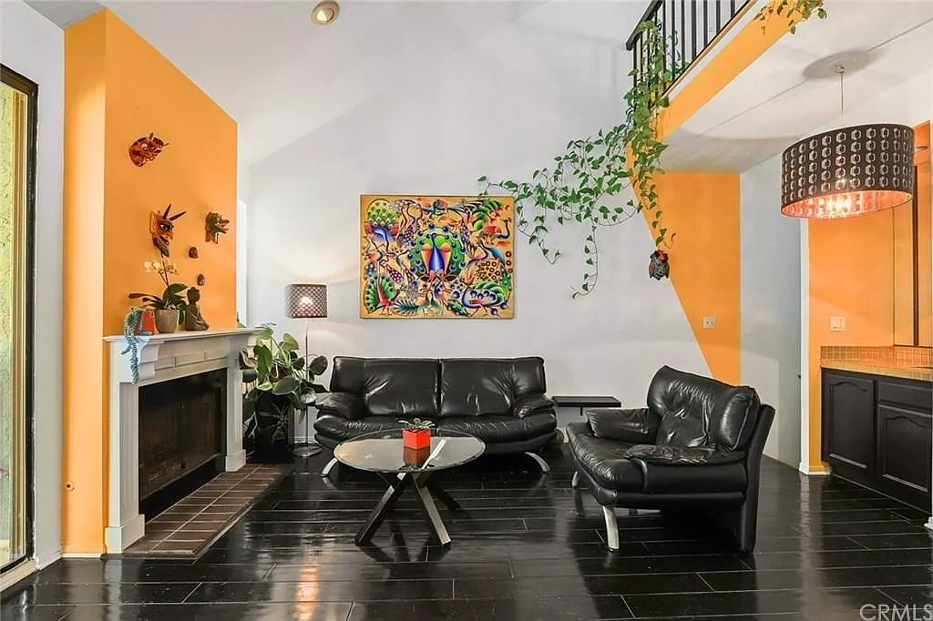 2 bed, 2.5 bath, 1592 sqft, $2,400 — Photo 4