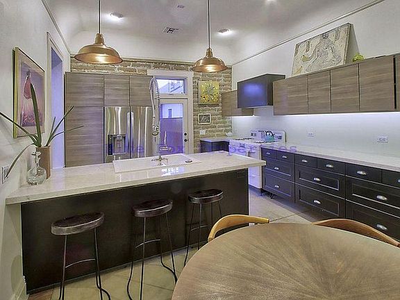 5th image of 614 N 10th Ave #7
