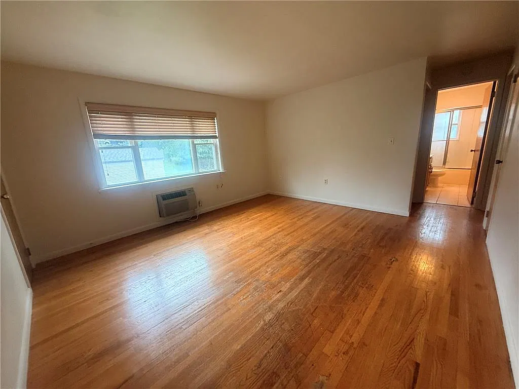 2 bed, 1.0 bath, 542 sqft, $1,500 — Photo 3