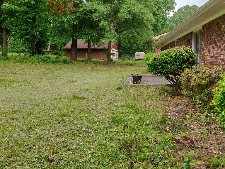 5496 Joeclay Dr — Photo 2