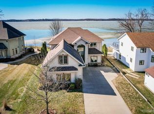 5728 Lake Edge Rd, Mc Farland, WI 53558