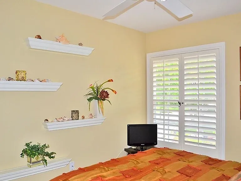 5635 Turtle Bay Dr #6 — Photo 7