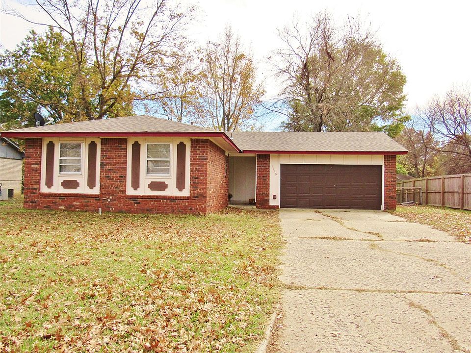 1st image of 1116 SE 15th St