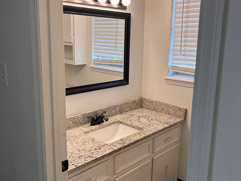 1401 N Shackleford Rd #1401 — Photo 7