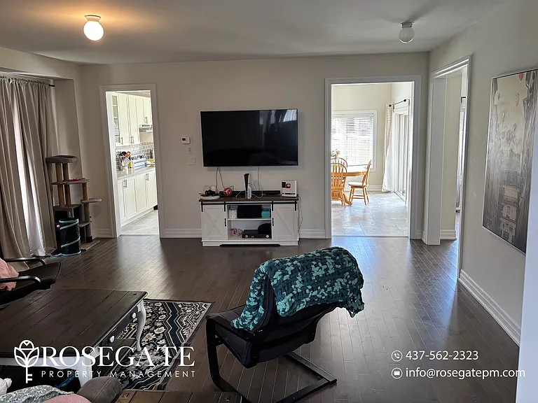 1011 Wickham Rd — Photo 5