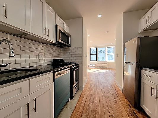 1st image of 205 W 13th St #5X