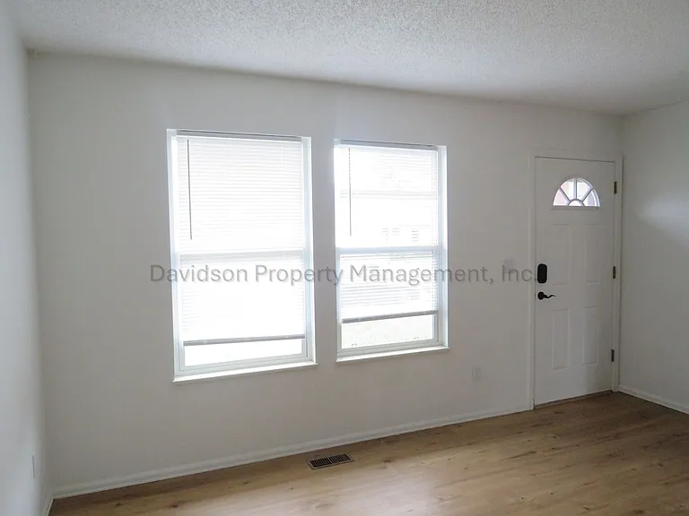 5160 Marabou Way — Photo 4
