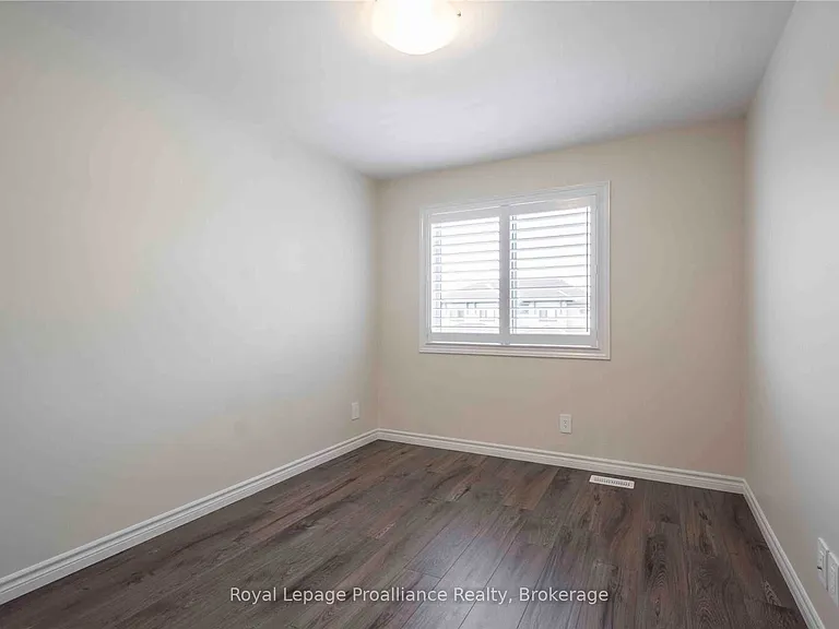 28 Nipigon St — Photo 18