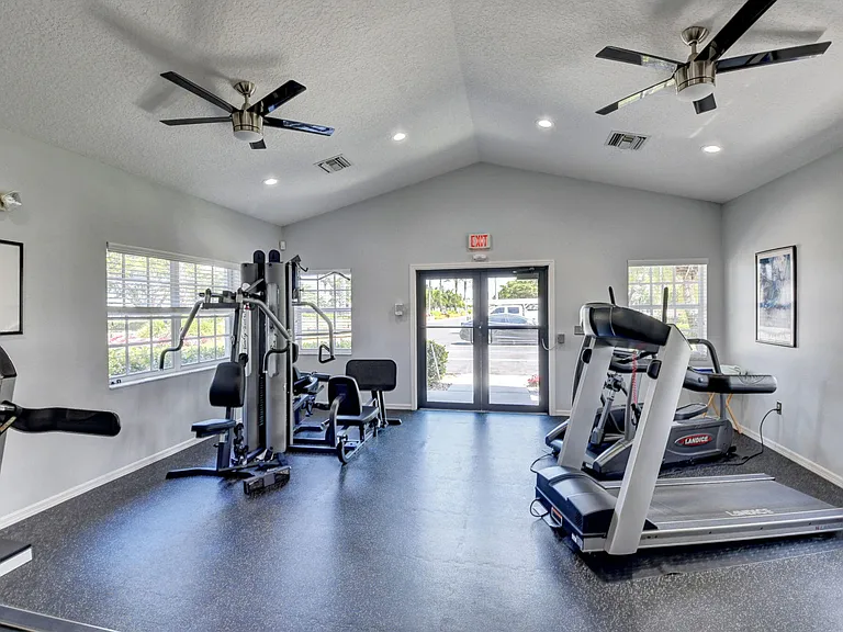 7558 Ironbridge Cir — Photo 48