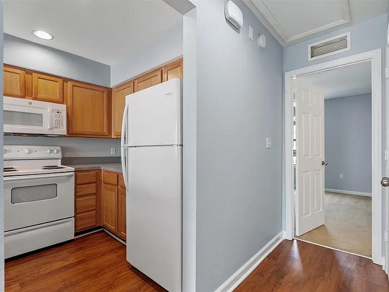 2307 Timber Oaks Ln — Photo 28