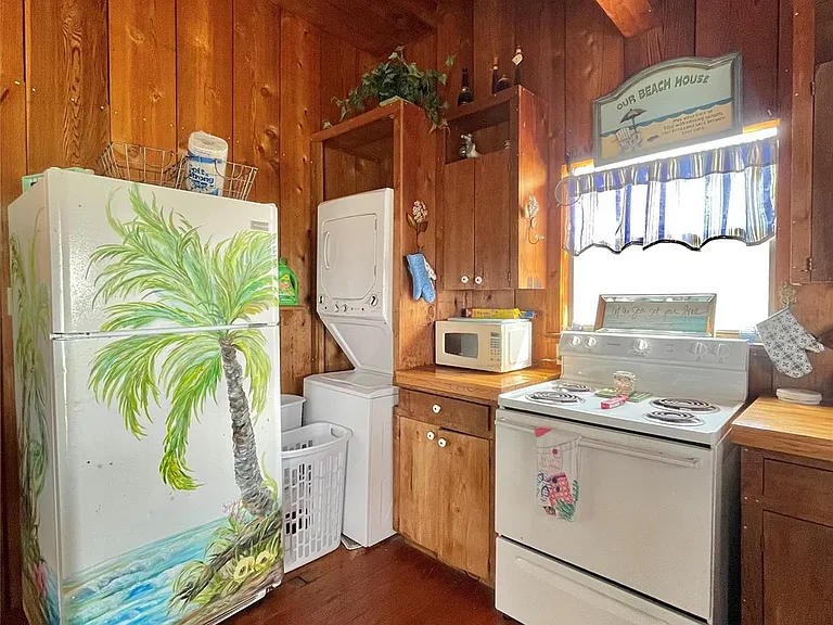 1111 Surf Dr — Photo 25
