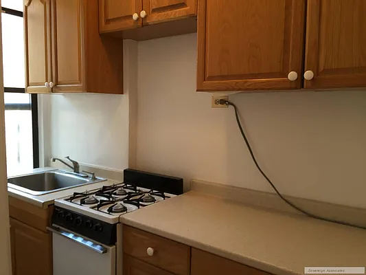 Rented by Sovereign Associates | media 33