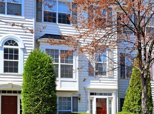 107 Cameron Parke Pl, Alexandria, VA 22304