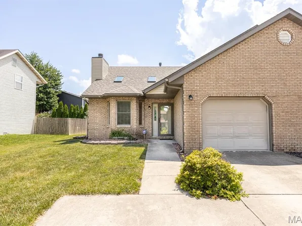 2210 Greenfield Dr, Belleville, IL 62221