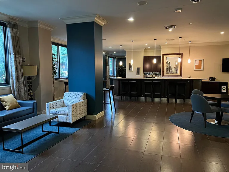 2451 Midtown Ave #606 — Photo 41