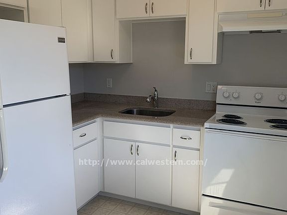 3rd image of 4250 Payne Ave #0