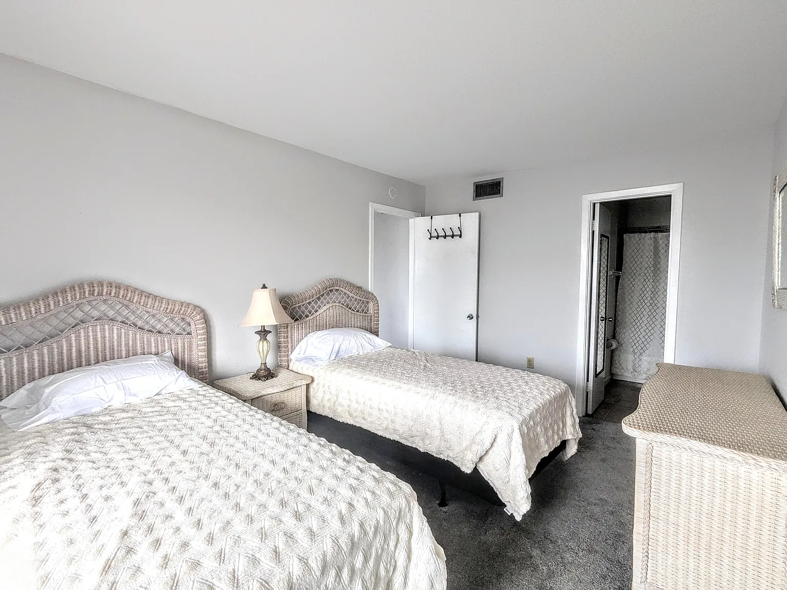 1 bed, 550 sqft, $1,350 — Photo 4