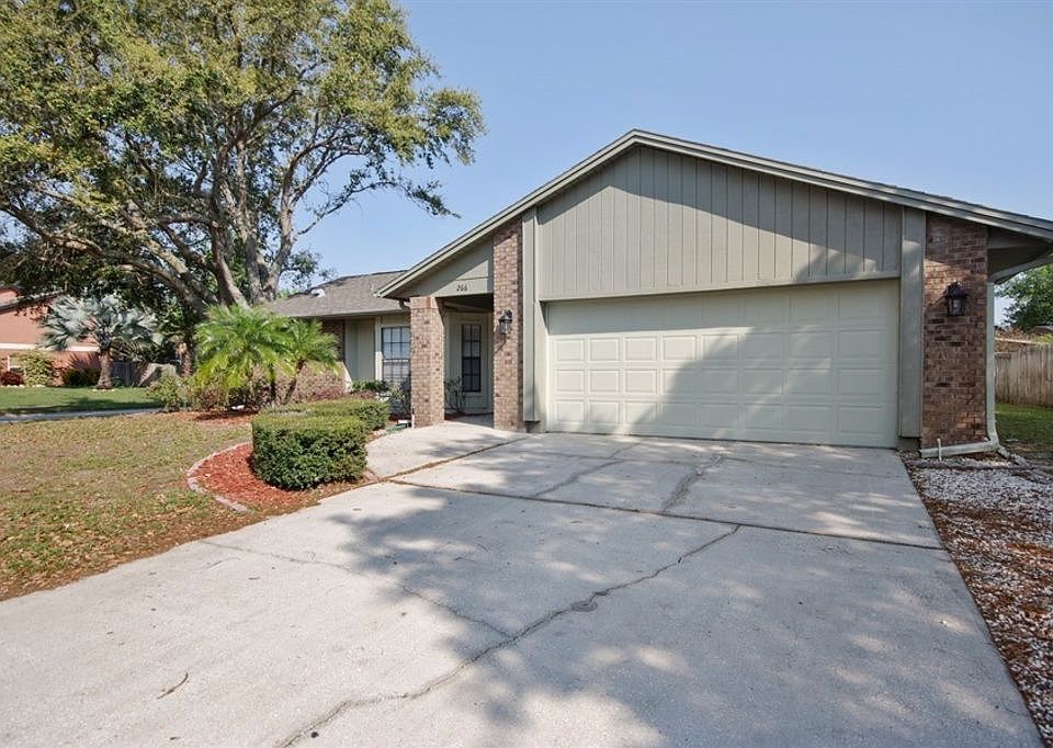 1st image of 266 Stillwater Dr