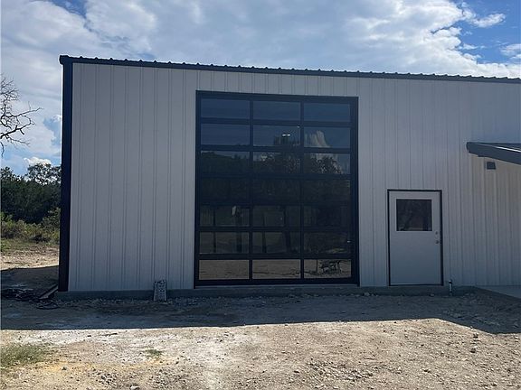 3rd image of 10378 Oakalla Rd