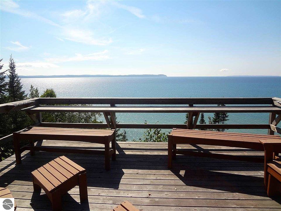 1229 N Leland Estates Dr, Leland, MI 49654 Zillow