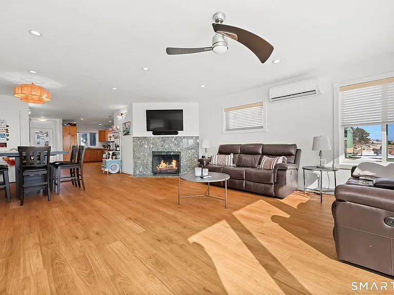 1895 Fairfield Beach Rd — Photo 6