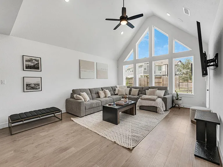 5119 Murillo Dr — Photo 10