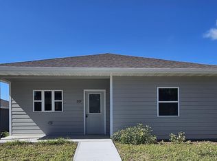 209 E Grove St, Sutton, NE 68979