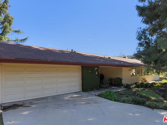 2nd image of 1550 Parway Dr