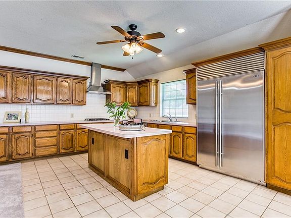 4th image of 300 Karen Renee Ct