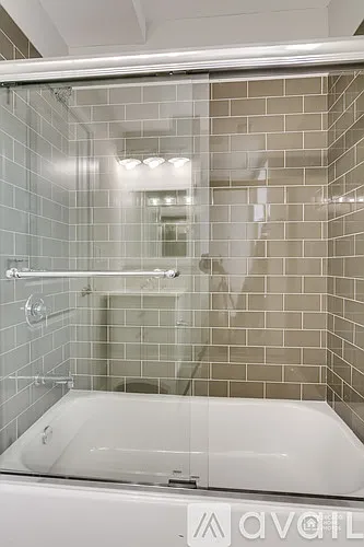 1644 W 21st St #3R — Photo 3