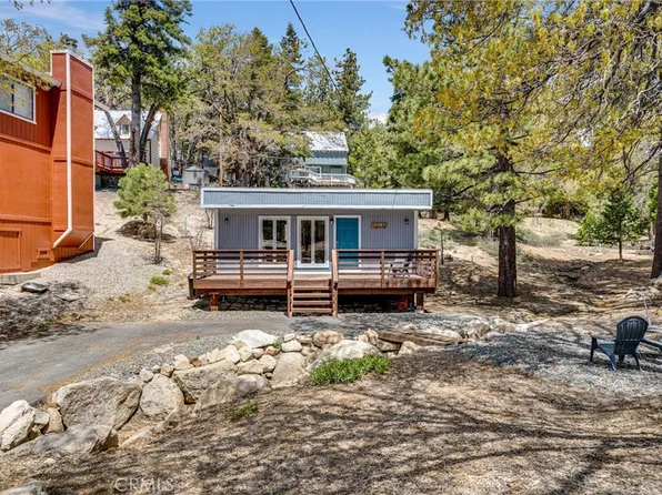 650 Dahlia Dr, Green Valley Lake, CA 92341