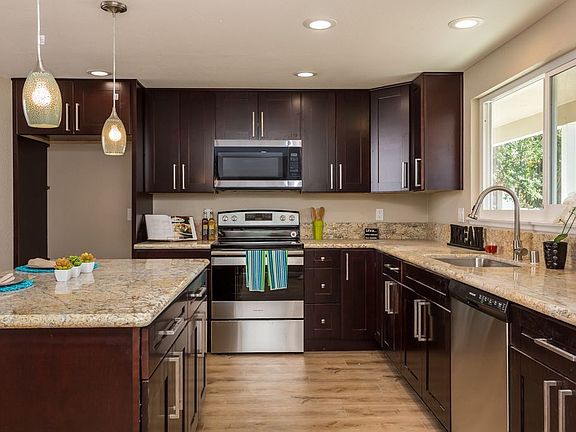 5th image of 16435 Bernardo Oaks Dr