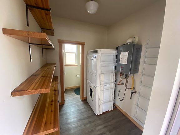 Washer / dryer unit were replaced a couple months ago (this is an older picture)