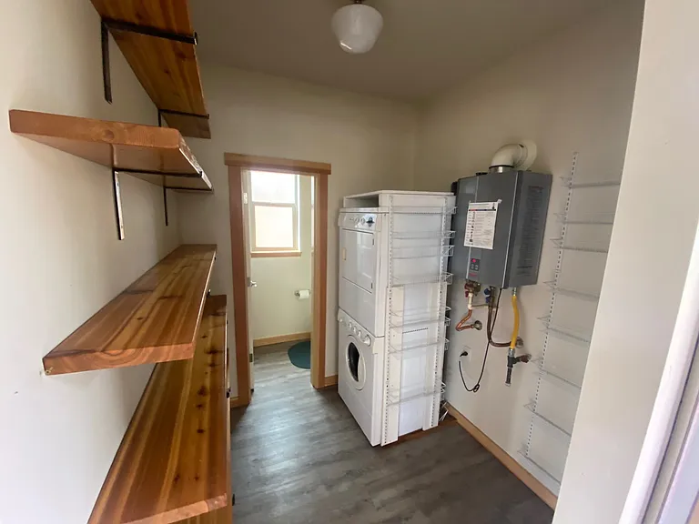 Washer / dryer unit were replaced a couple months ago (this is an older picture)