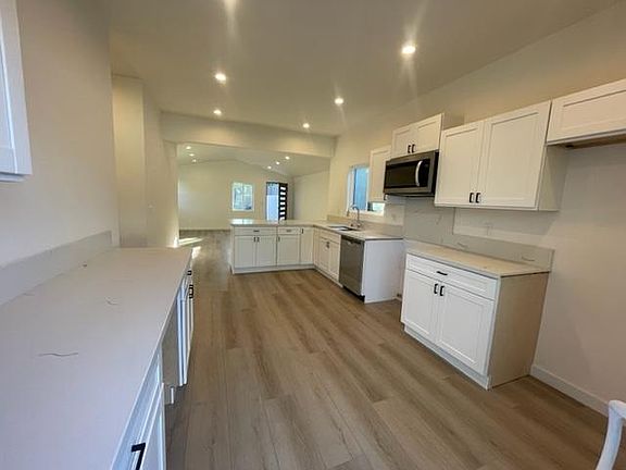 5th image of 6251 Atoll Ave